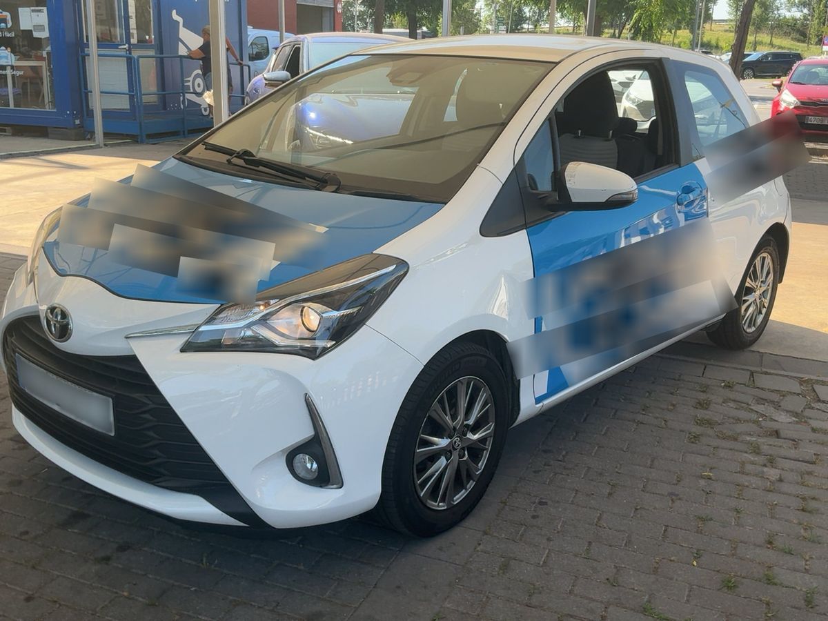 Toyota Yaris 2019 — photo 1