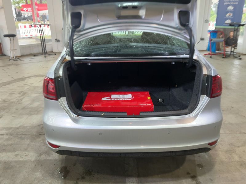 Volkswagen Jetta 1.4 TSI Hybrid Comfortline — zdjęcie 10