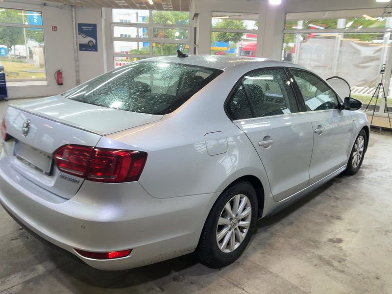 Volkswagen Jetta 1.4 TSI Hybrid Comfortline — zdjęcie 6
