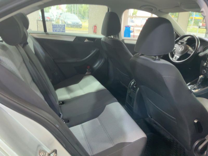 Volkswagen Jetta 1.4 TSI Hybrid Comfortline — zdjęcie 14