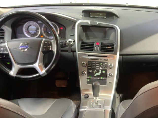 Volvo XC60 2.0 D4 Momentum 2WD — zdjęcie 12