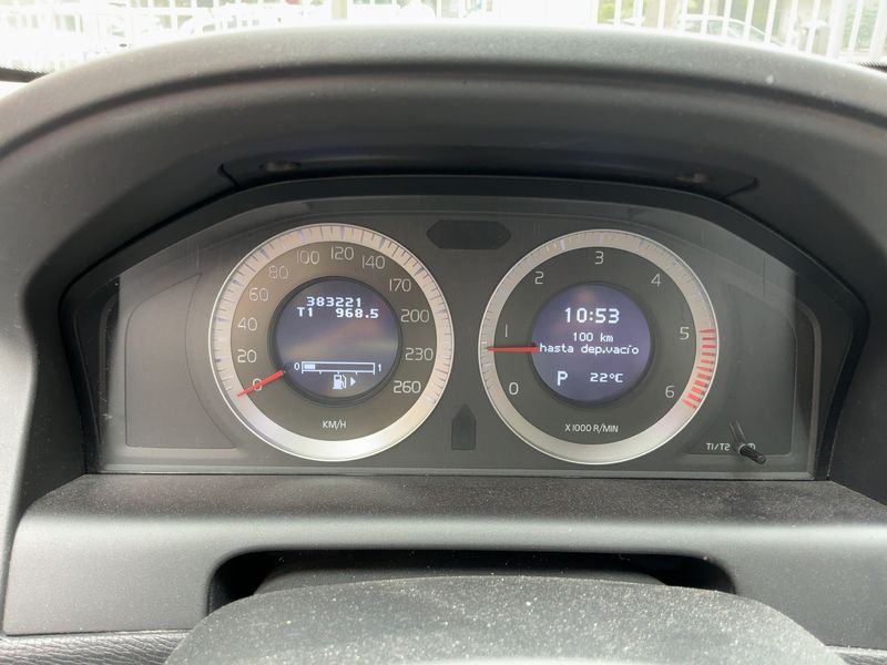 Volvo XC60 2.0 D4 Momentum 2WD — zdjęcie 13
