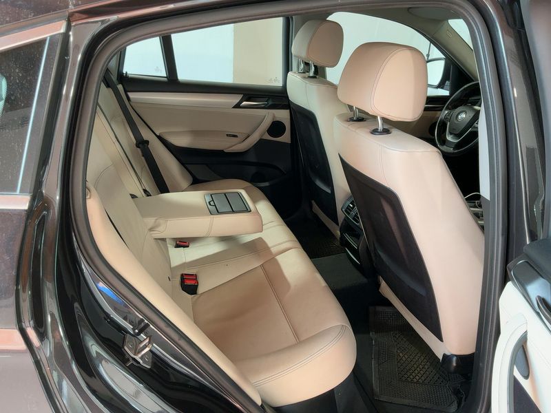 BMW X4 xDrive 20d — zdjęcie 14