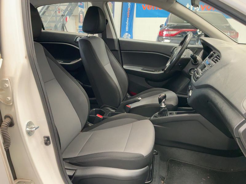 Hyundai i20 1.0 TGDI Intuitive — zdjęcie 11