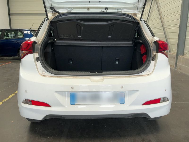 Hyundai i20 1.0 TGDI Intuitive — zdjęcie 10