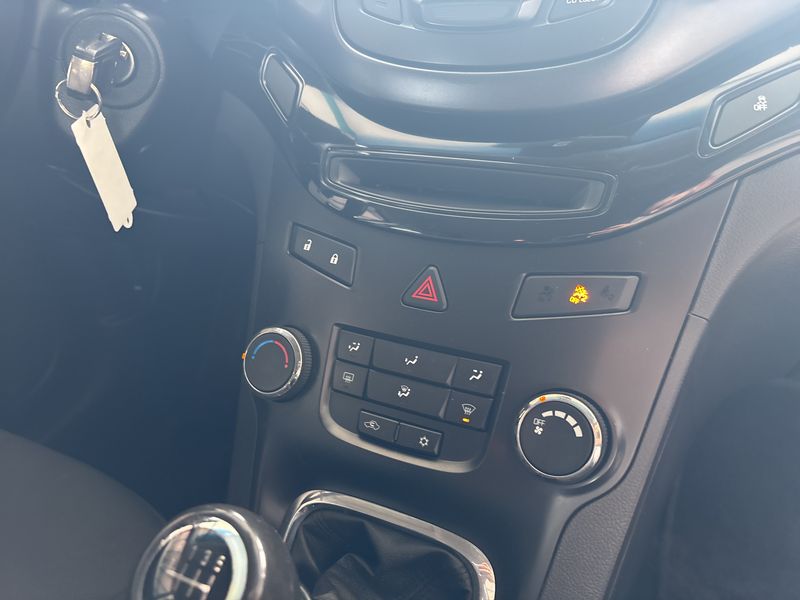 Chevrolet Orlando 2.0 Diesel LT — zdjęcie 21