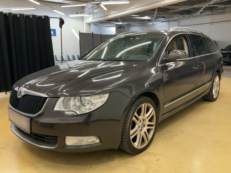 Skoda Superb 2.0 TDI Elegance 4x4 2011 – снимка 1