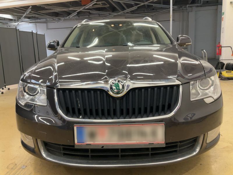 Skoda Superb 2.0 TDI Elegance 4x4 2011 – снимка 14