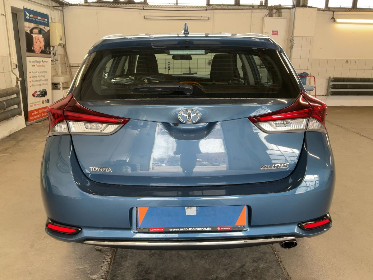 Toyota Auris 2016 — photo 8