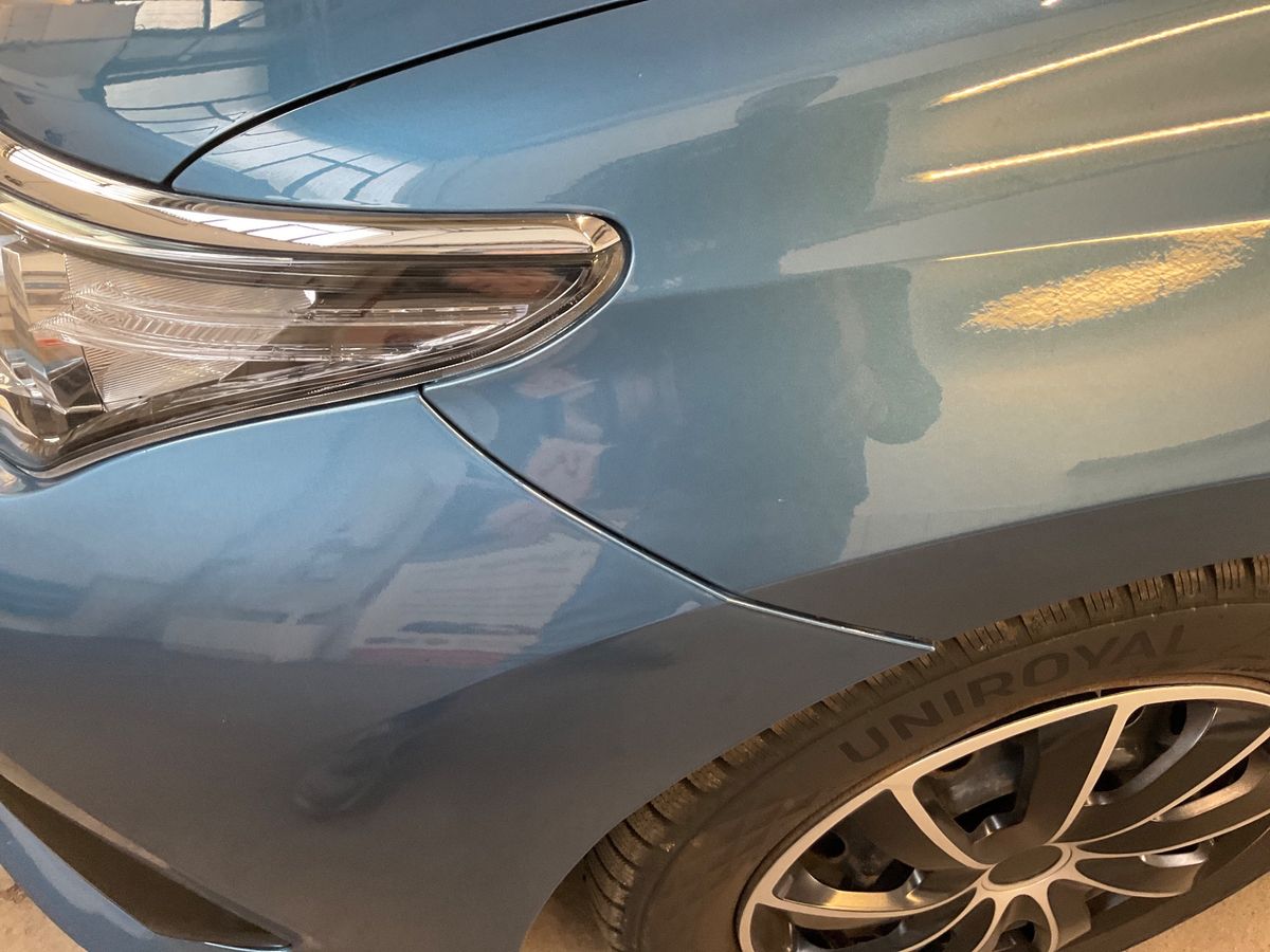Toyota Auris 2016 — photo 3