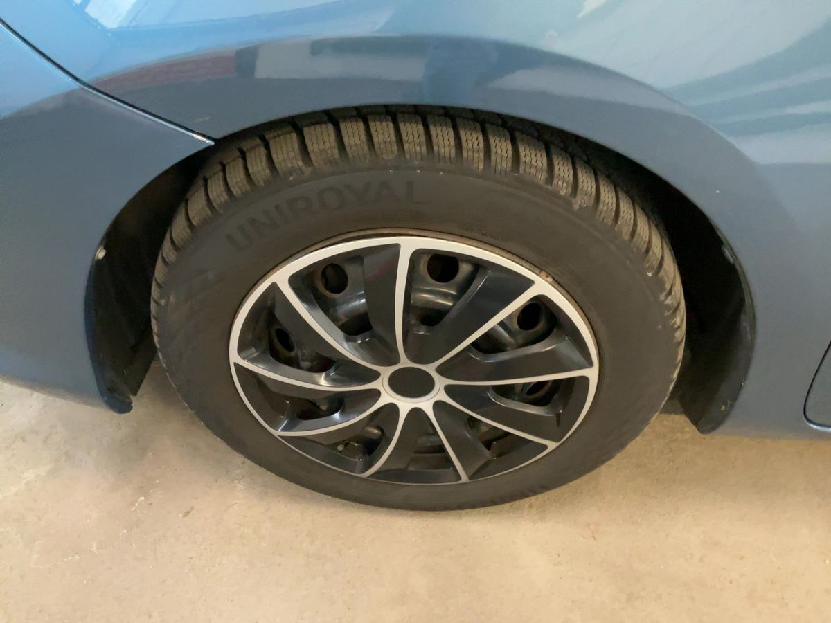 Toyota Auris 2016 — photo 4