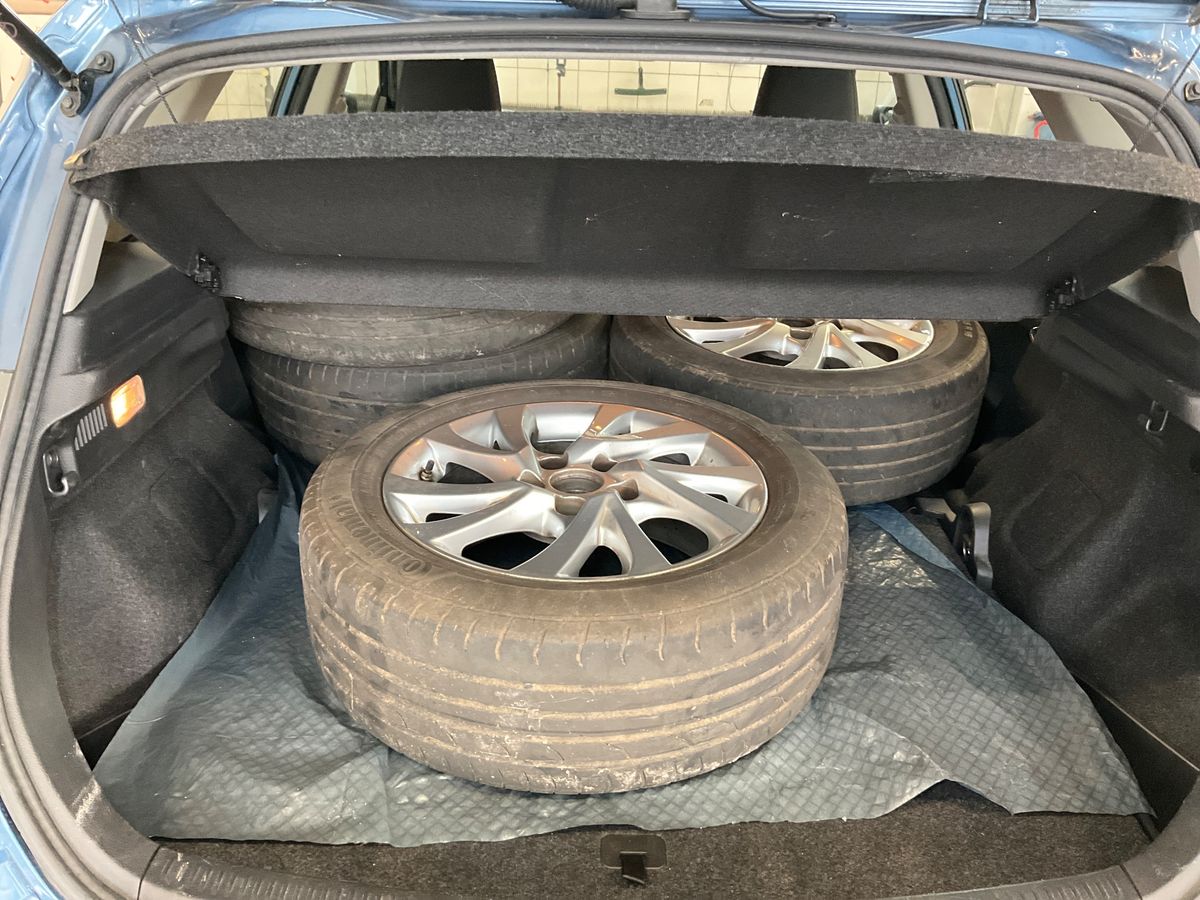 Toyota Auris 2016 — photo 16
