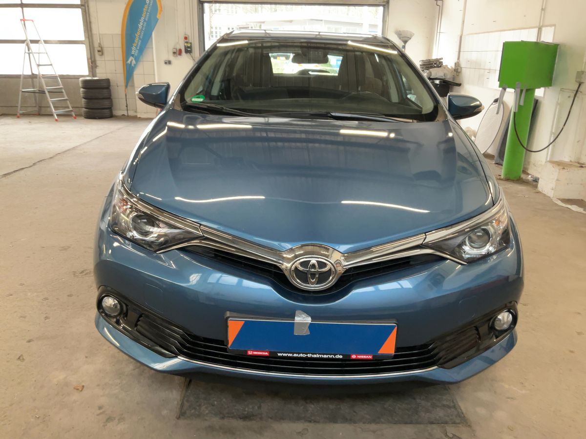 Toyota Auris 2016 — photo 15