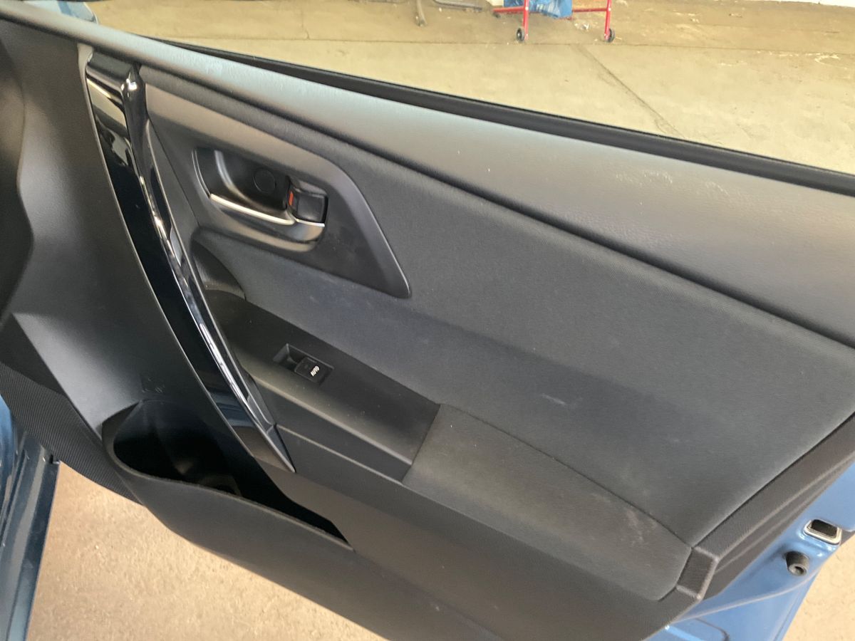 Toyota Auris 2016 — photo 34