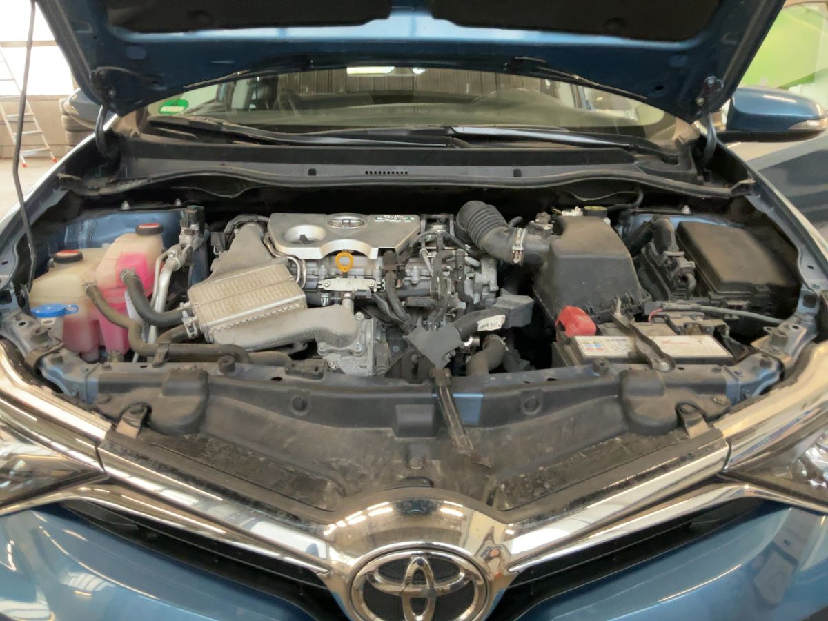 Toyota Auris 2016 — photo 24