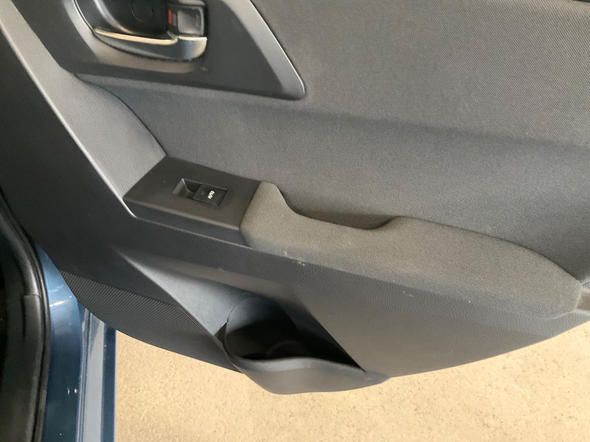 Toyota Auris 2016 — photo 31