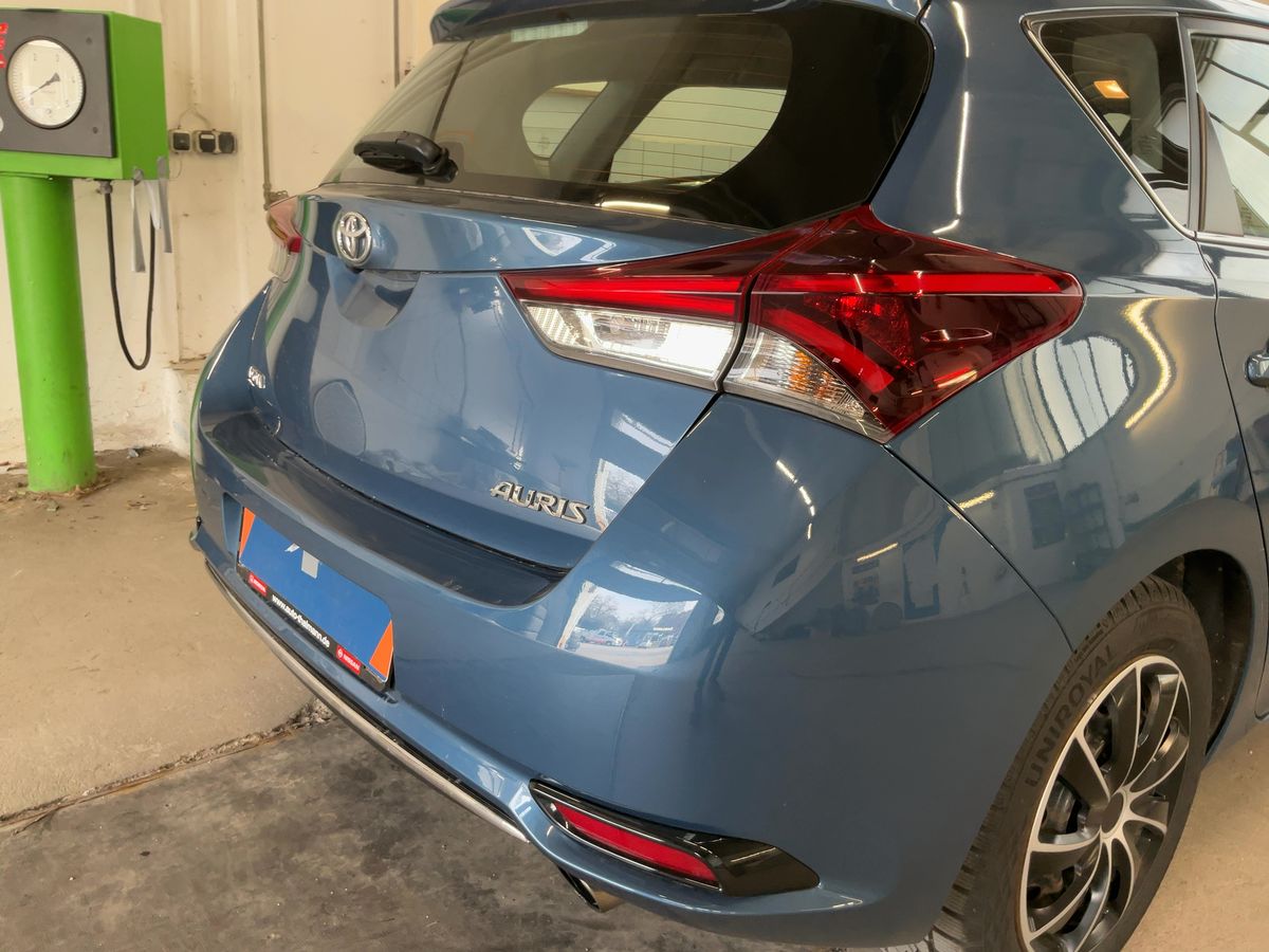 Toyota Auris 2016 — photo 9
