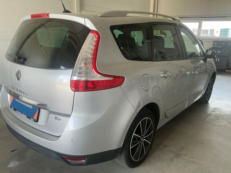 Renault Grand Scenic 1.2 TCe Energy BOSE Edition 2013 – снимка 2