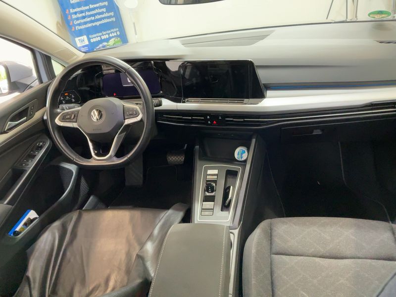 Volkswagen Golf VIII 1.5 eTSI ACT Life — zdjęcie 12