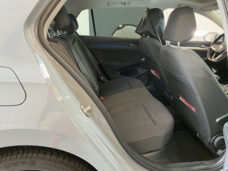 Volkswagen Golf VIII 1.5 eTSI ACT Life — zdjęcie 14