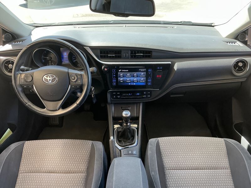 Toyota Auris Touring Sports 1.6 D-4D Edition-S — zdjęcie 12
