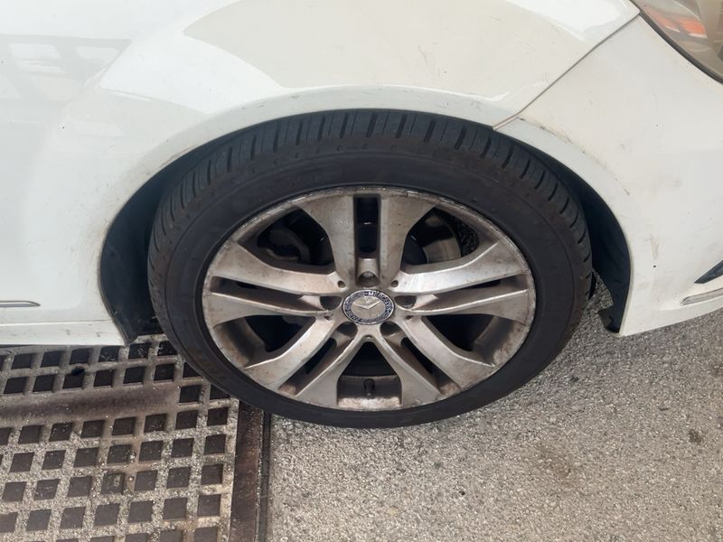 Mercedes-Benz C-Klasse C 200 CDI BlueEfficiency Avantgarde 2012 – снимка 11