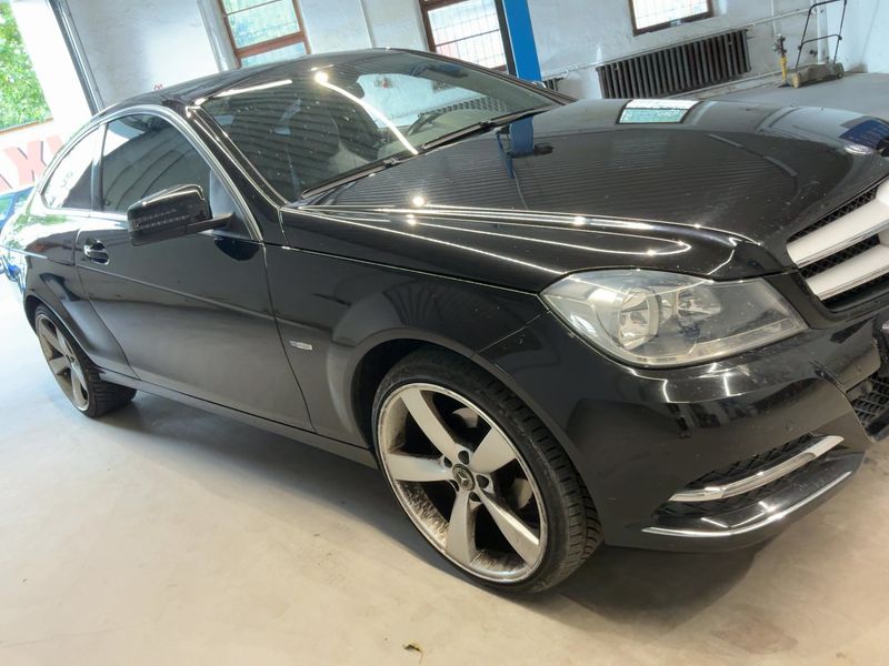 Mercedes-Benz C-Klasse C 180 CGI BlueEfficiency — zdjęcie 8