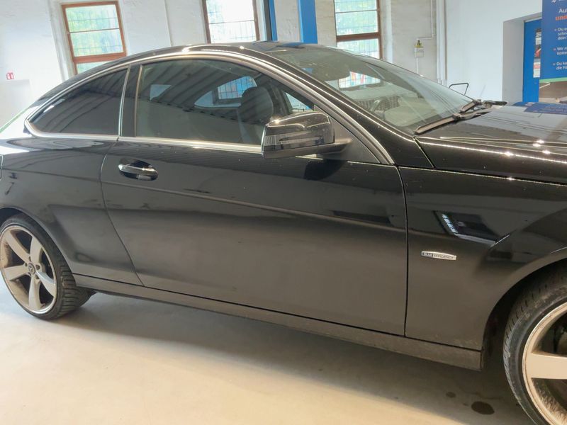 Mercedes-Benz C-Klasse C 180 CGI BlueEfficiency — zdjęcie 7