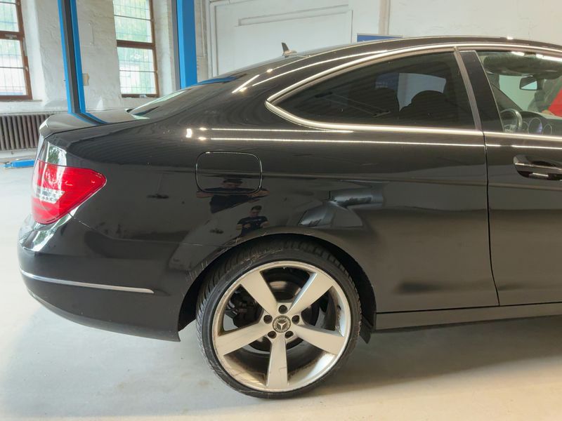 Mercedes-Benz C-Klasse C 180 CGI BlueEfficiency — zdjęcie 6