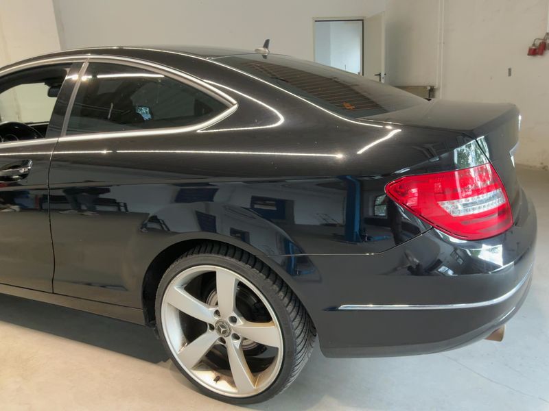 Mercedes-Benz C-Klasse C 180 CGI BlueEfficiency — zdjęcie 3