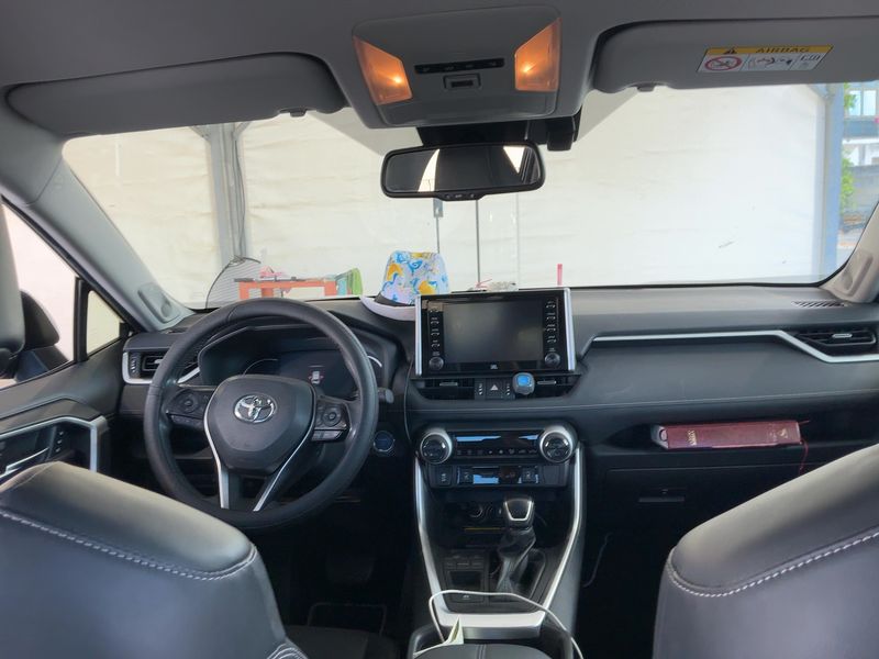 Toyota RAV 4 2.5 Hybrid 4x2 Lounge — zdjęcie 12
