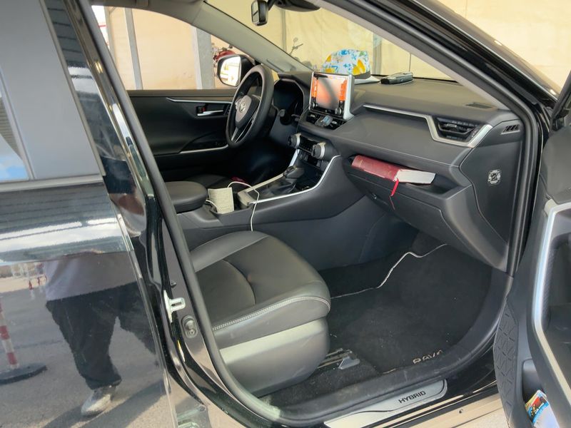 Toyota RAV 4 2.5 Hybrid 4x2 Lounge — zdjęcie 11