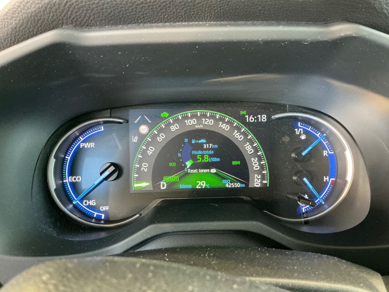 Toyota RAV 4 2.5 Hybrid 4x2 Lounge — zdjęcie 13