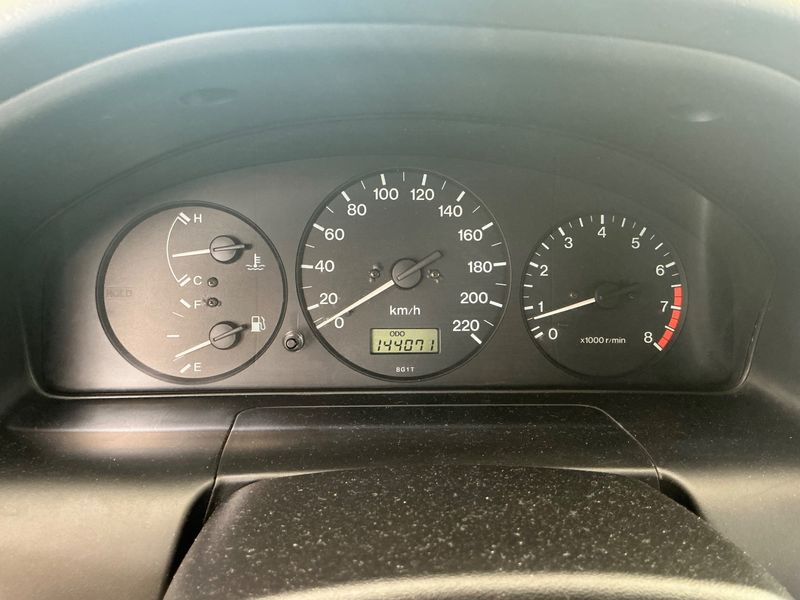 Mazda 323 1.5 C — zdjęcie 4