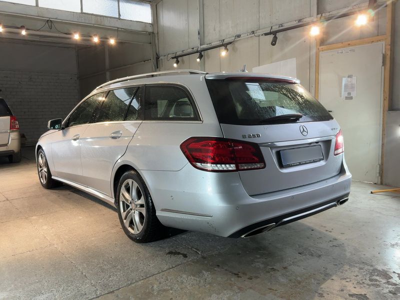 Mercedes-Benz E-Klasse E 250 CDI T 4Matic Avantgarde — zdjęcie 3