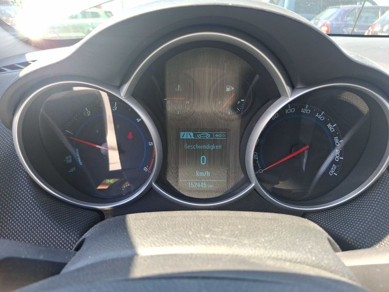 Chevrolet Cruze 1.7 Diesel LT+ — zdjęcie 12