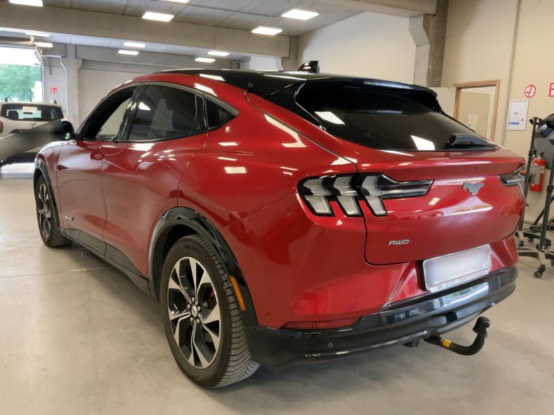 Ford Mustang Mach-E electric drive 258 kW Premium AWD 2022 – снимка 6