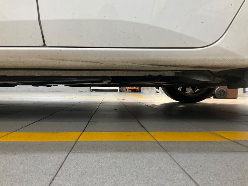 Toyota Auris 1.8 Hybrid Lounge 2013 – снимка 40