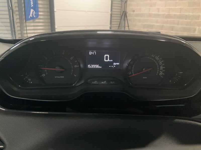 Peugeot 208 1.0 VTi Like 2014 – снимка 4