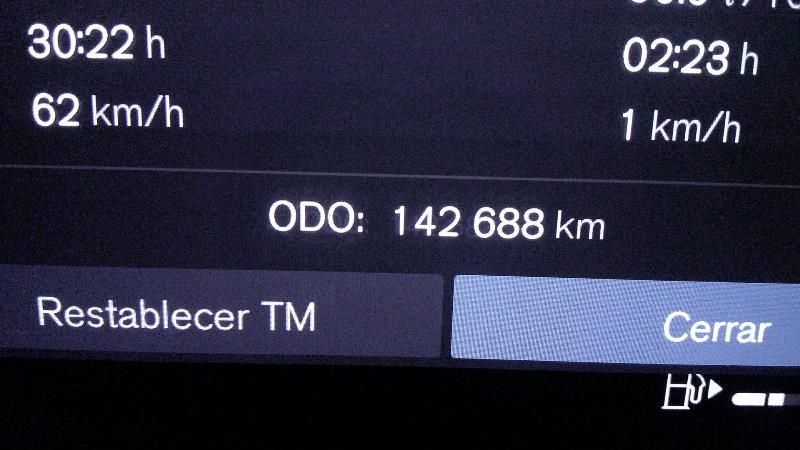 Volvo V90 Cross Country 2.0 T5 Pro AWD — zdjęcie 12
