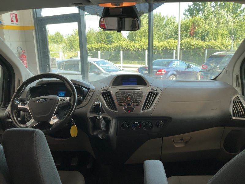 Ford Transit 2.0 TDCi 310 L1 Tourneo Titanium — zdjęcie 12