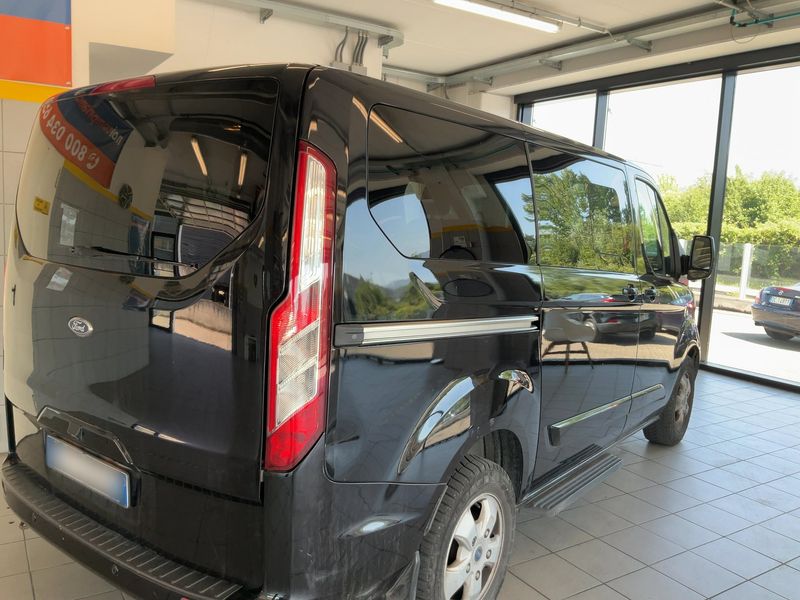 Ford Transit 2.0 TDCi 310 L1 Tourneo Titanium — zdjęcie 6