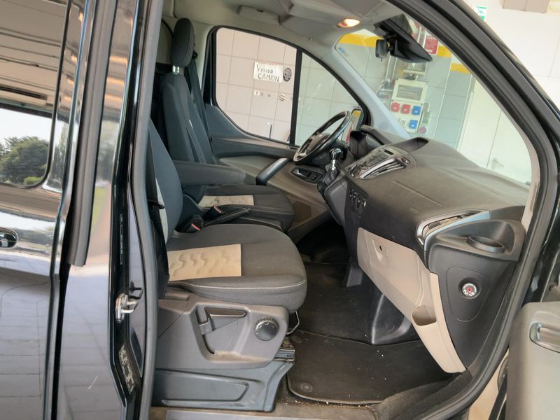Ford Transit 2.0 TDCi 310 L1 Tourneo Titanium — zdjęcie 11