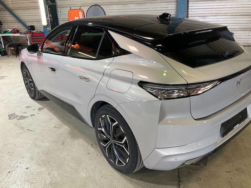 DS Automobiles DS4 1.6 E-Tense Hybrid La Première — zdjęcie 3