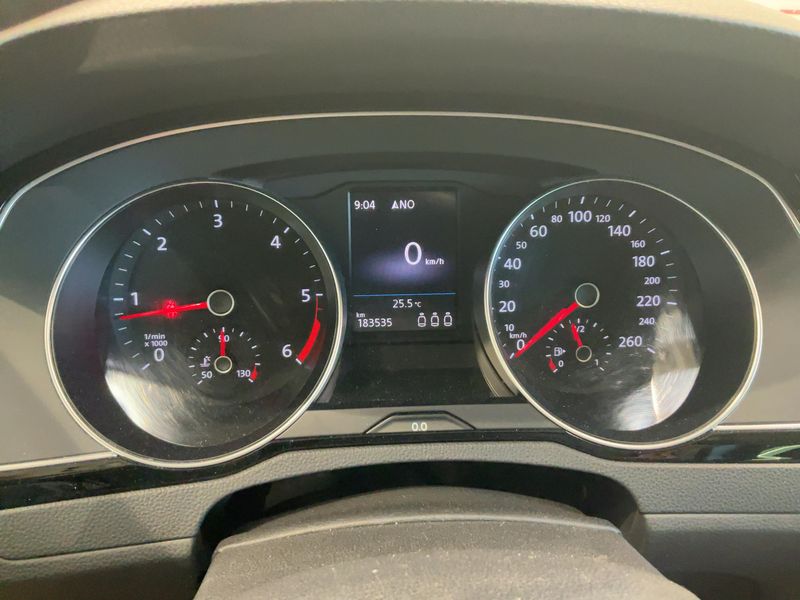 Volkswagen Passat 2.0 TDI Highline BlueMotion Tech 2018 – снимка 18