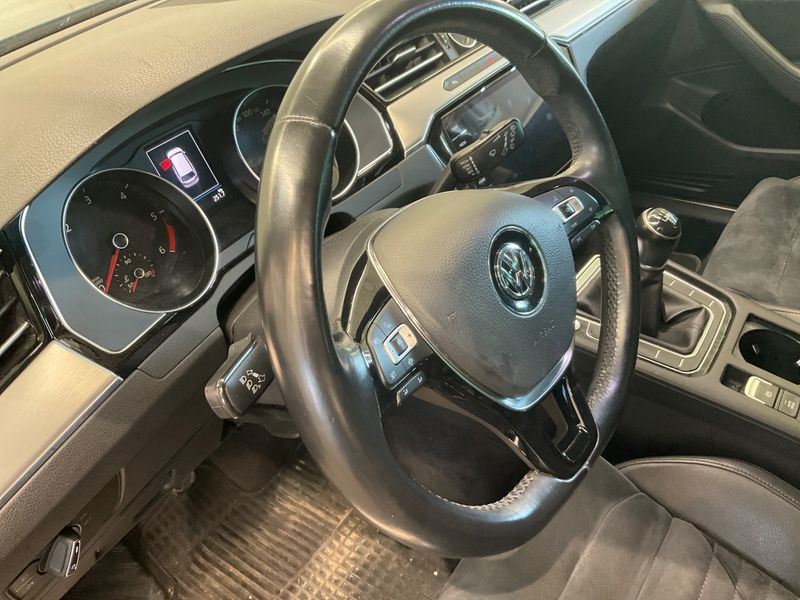 Volkswagen Passat 2.0 TDI Highline BlueMotion Tech 2018 – снимка 24