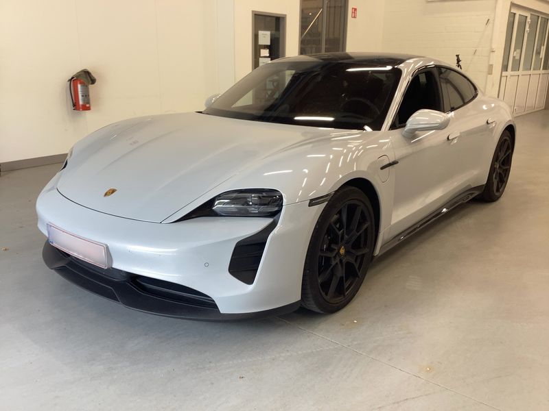 Porsche Taycan GTS