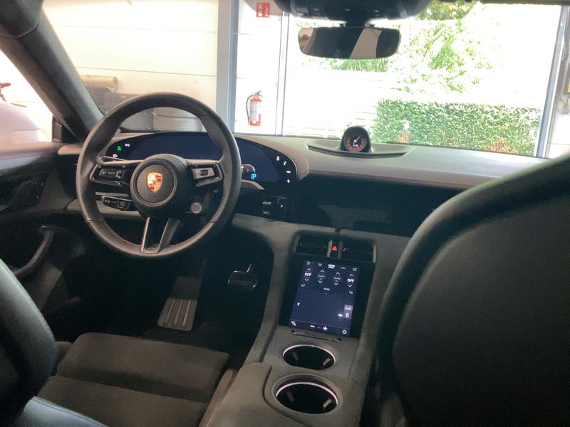 Porsche Taycan GTS — zdjęcie 12
