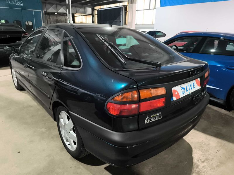 Renault Laguna 1.9 dTi Concorde — zdjęcie 3