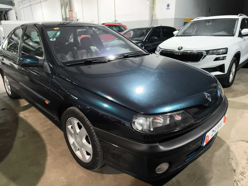 Renault Laguna 1.9 dTi Concorde — zdjęcie 6